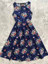 Load image into Gallery viewer, Retrolicious Caterpillar Midi Dress