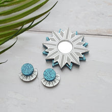 Load image into Gallery viewer, Hello Crumpet Vintage Mirror Sunburst Earrings – Silver
