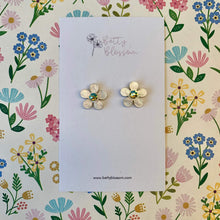 Load image into Gallery viewer, Betty Blossom Ivory &amp; Peridot Flower Stud Earrings
