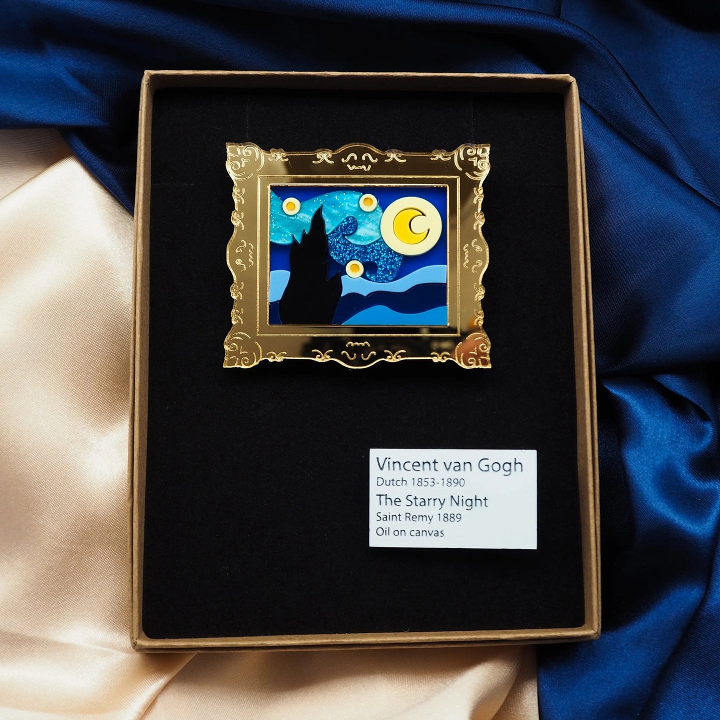 Dolly Dimple Design 'The Starry Night' Painting Brooch and Mini Label Brooch Set